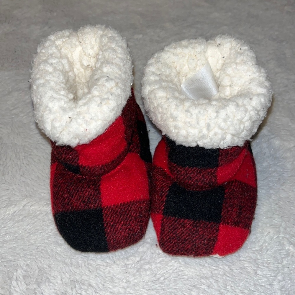 3/$25 indigo baby fuzzy booties 0-12 mos